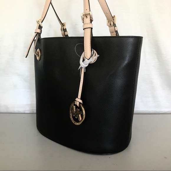 ⭐️ LAST 1 ⭐️ MK Jet Set medium black leather tote - Picture 3 of 8